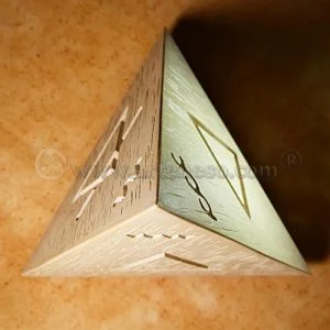 Tétraèdre des 4 éléments ® Pyramide Terre Feu Eau Air